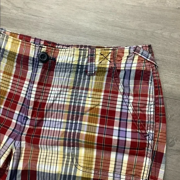 Women's Eddie Bauer 8 M Medium Shorts Mercer Fit Khakis Chino Bermuda Red Blue - Picture 5 of 10